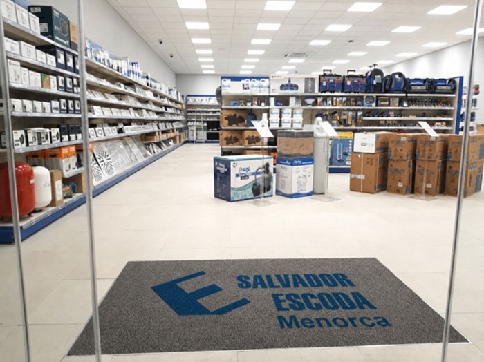 Signpost of  Salvador Escoda Expands into Menorca with new Maó Branch